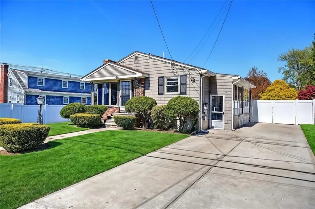 8 Ashby Street Johnston RI 02919