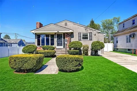 8 Ashby Street Johnston RI 02919