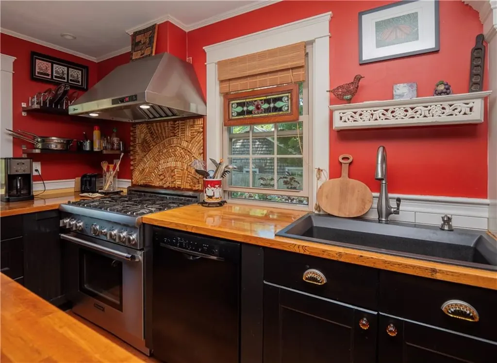 7 Boulevard East Boulevard Middletown RI 02842