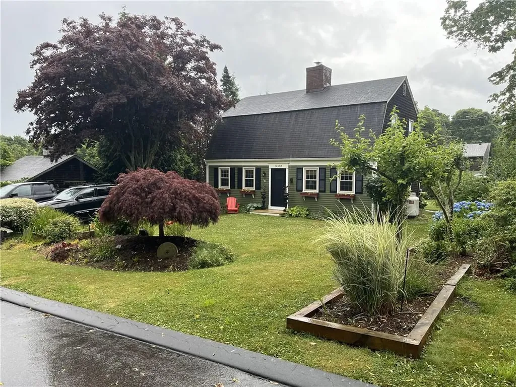7 Boulevard East Boulevard Middletown RI 02842