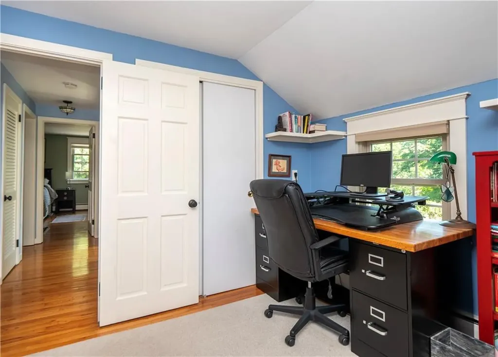 7 Boulevard East Boulevard Middletown RI 02842