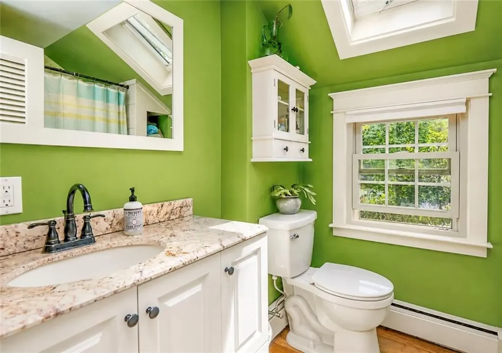 7 Boulevard East Boulevard Middletown RI 02842