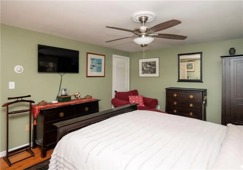 7 Boulevard East Boulevard Middletown RI 02842