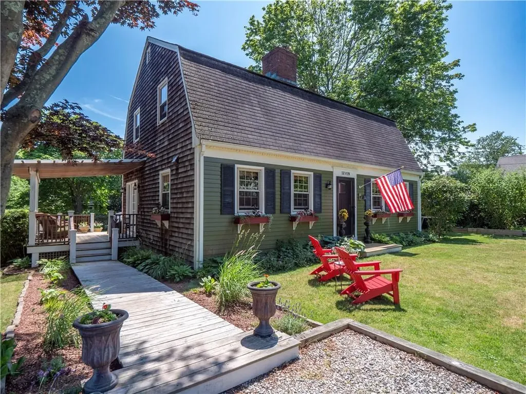 7 Boulevard East Boulevard Middletown RI 02842