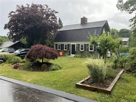 7 Boulevard East Boulevard Middletown RI 02842