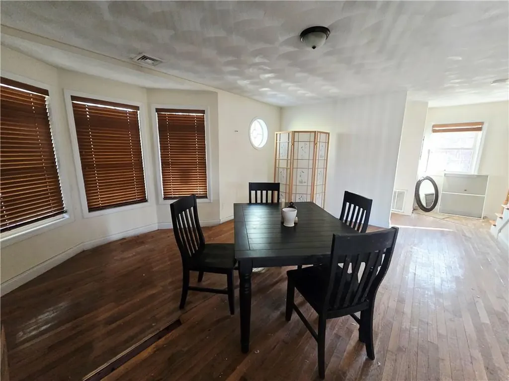 140 Lake View Road Cranston RI 02920