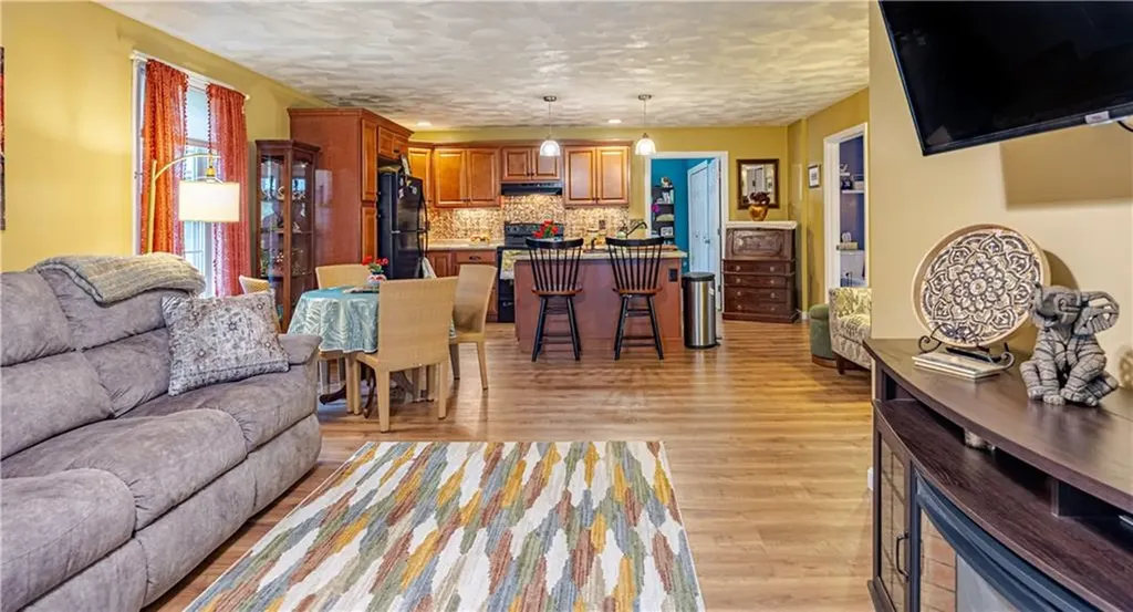 956 Reynolds Road Glocester RI 02814