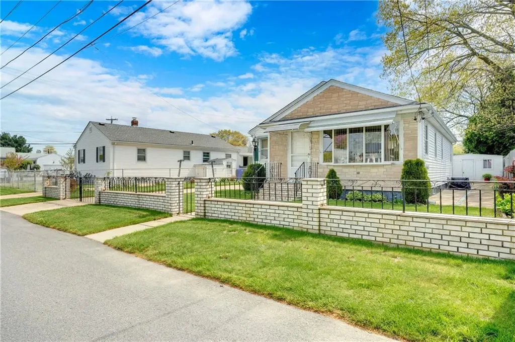 8 No Rose Street East Providence RI 02914