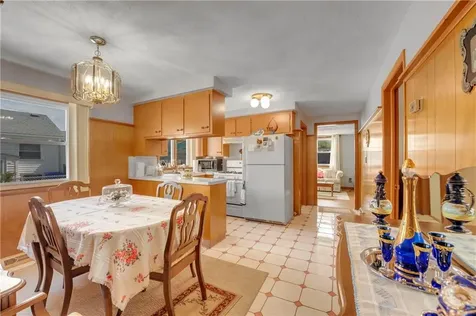 8 No Rose Street East Providence RI 02914