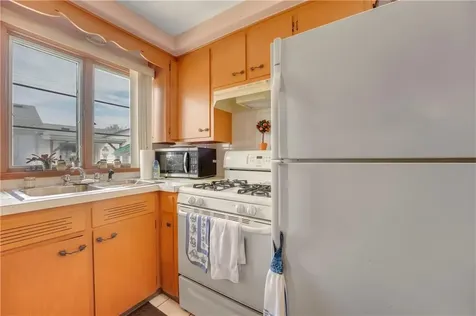 8 No Rose Street East Providence RI 02914