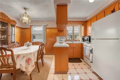 8 No Rose Street East Providence RI 02914