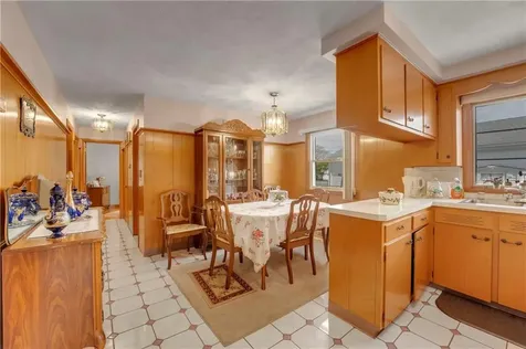 8 No Rose Street East Providence RI 02914