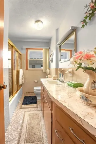 8 No Rose Street East Providence RI 02914
