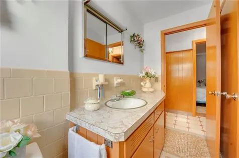 8 No Rose Street East Providence RI 02914