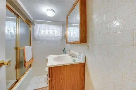 8 No Rose Street East Providence RI 02914