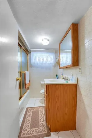 8 No Rose Street East Providence RI 02914