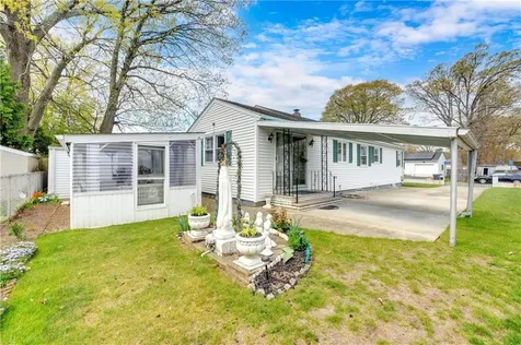 8 No Rose Street East Providence RI 02914