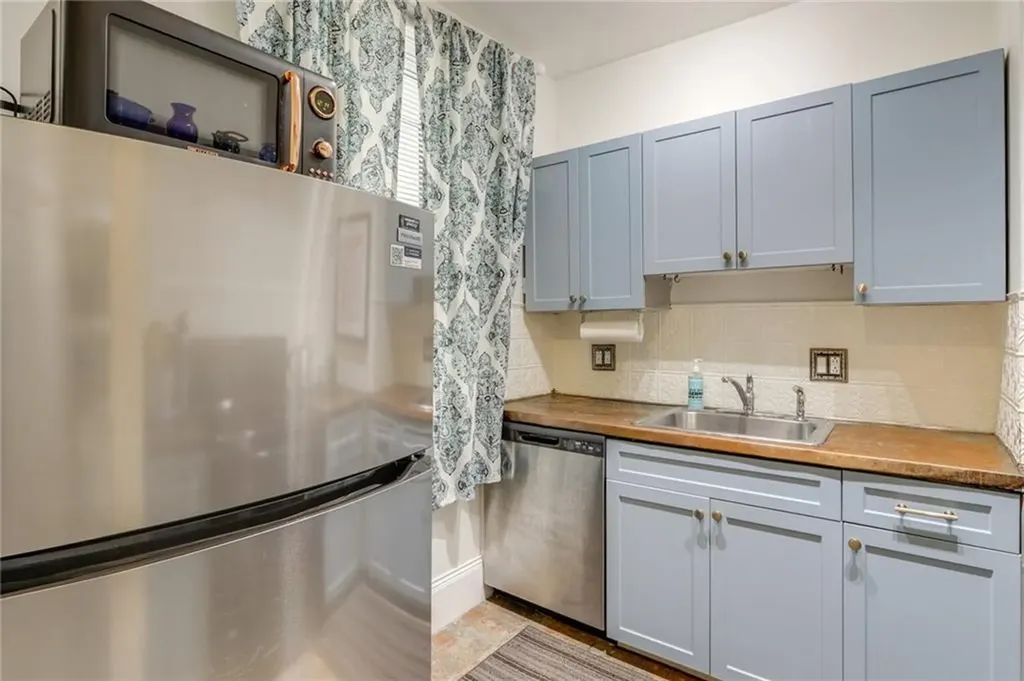 173 Congdon Street Providence RI 02906