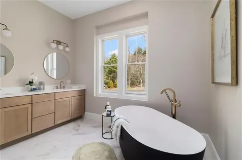 11 Carrs Lane North Kingstown RI 02852