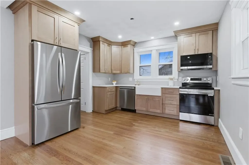 104 Woodbine Street Providence RI 02906