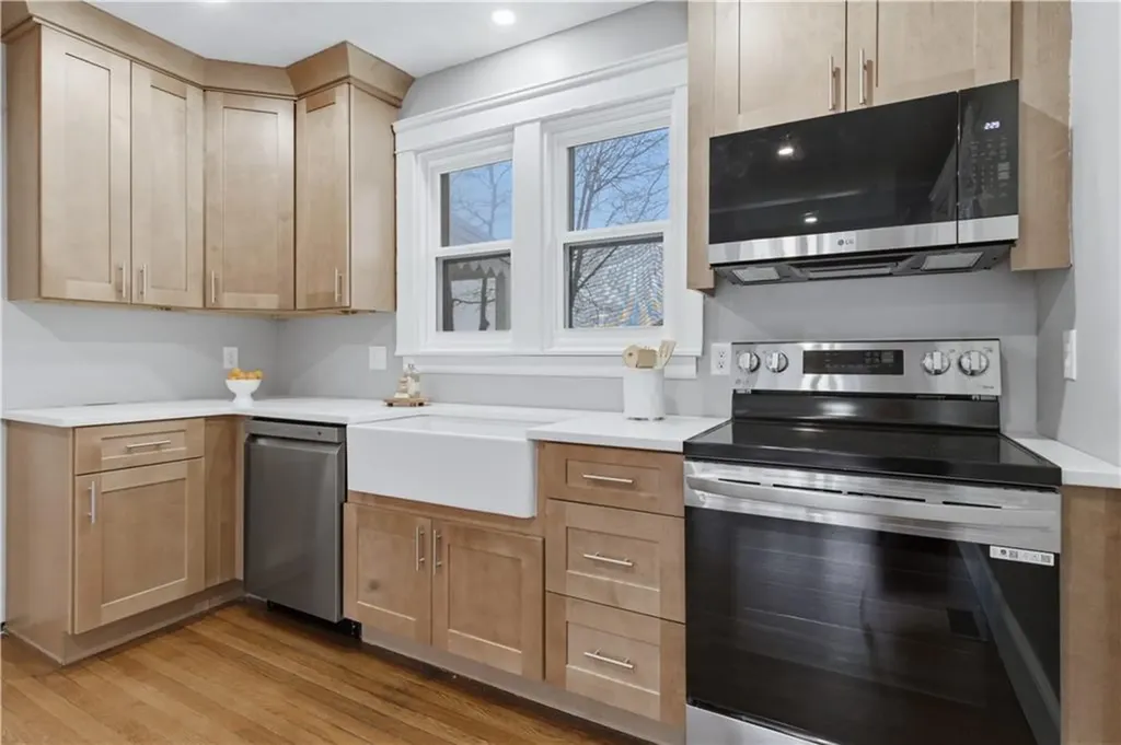 104 Woodbine Street Providence RI 02906