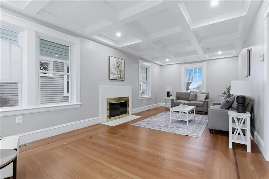 104 Woodbine Street Providence RI 02906