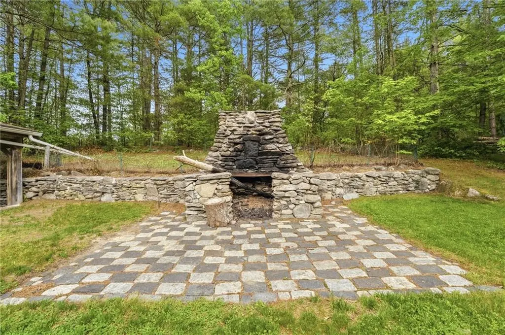 685 Round Top Road Burrillville RI 02830