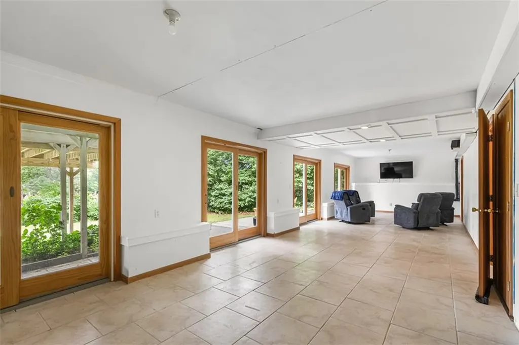 12 Silver Street Warwick RI 02889