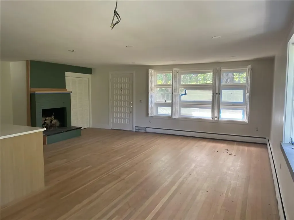 28 Hill Top Drive Warwick RI 02818