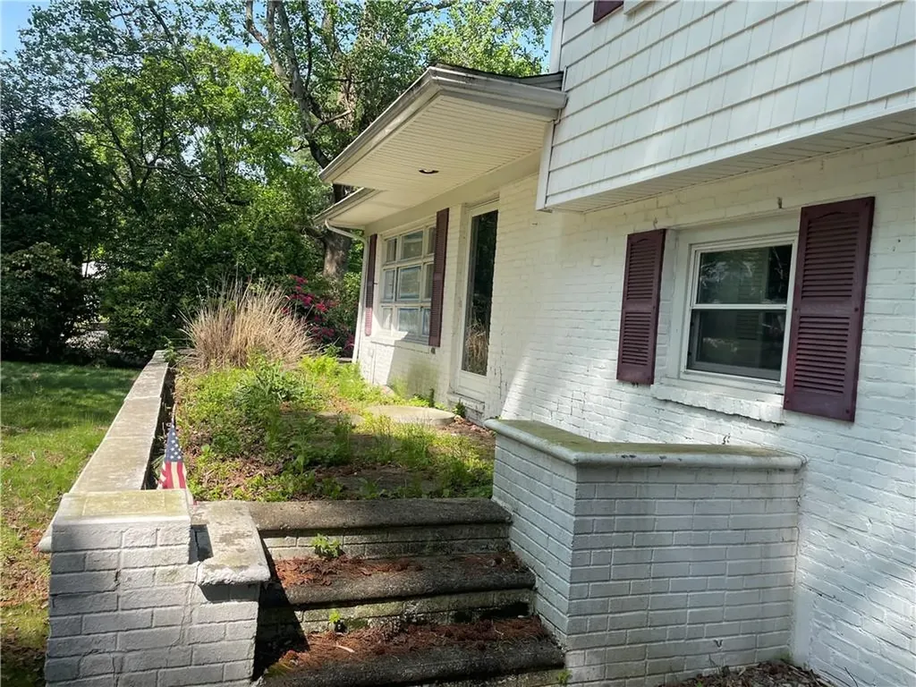 28 Hill Top Drive Warwick RI 02818
