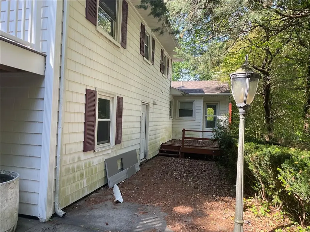 28 Hill Top Drive Warwick RI 02818