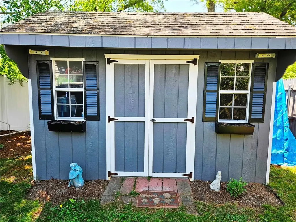 190 Arnolds Neck Drive Warwick RI 02886