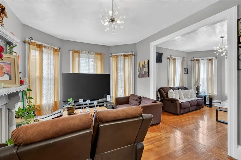 68 Whitmarsh Street Providence RI 02907
