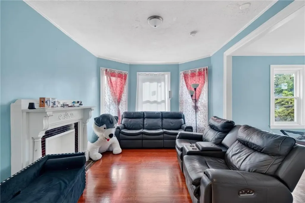 68 Whitmarsh Street Providence RI 02907