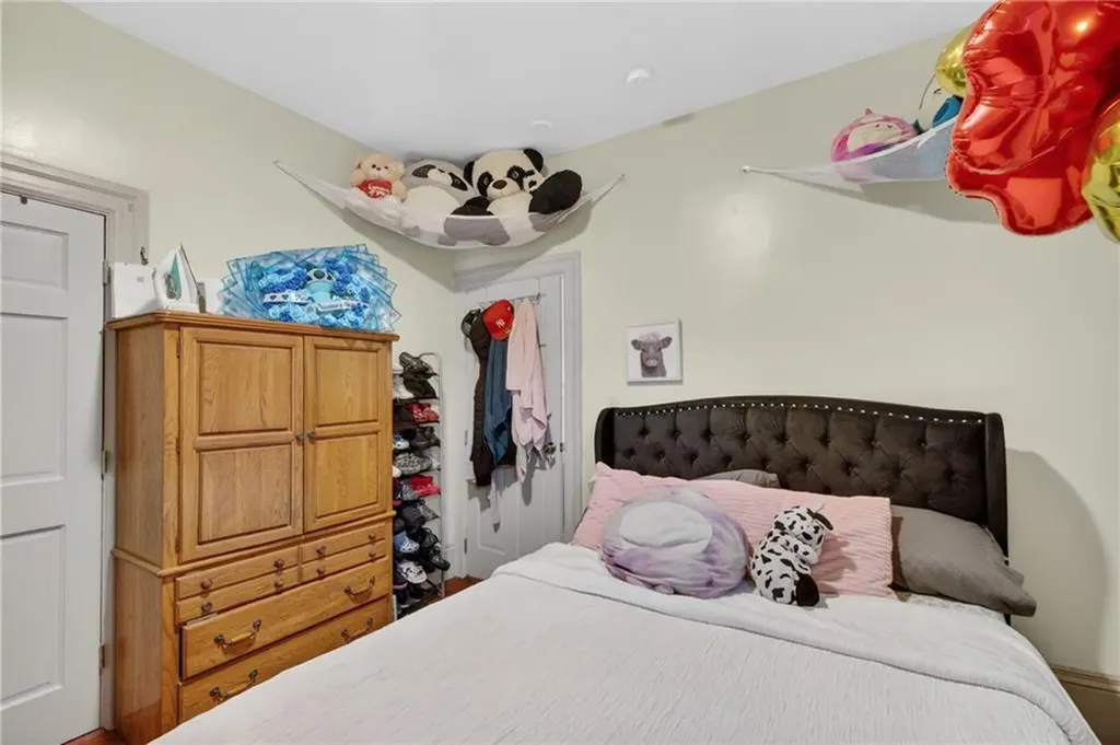 68 Whitmarsh Street Providence RI 02907