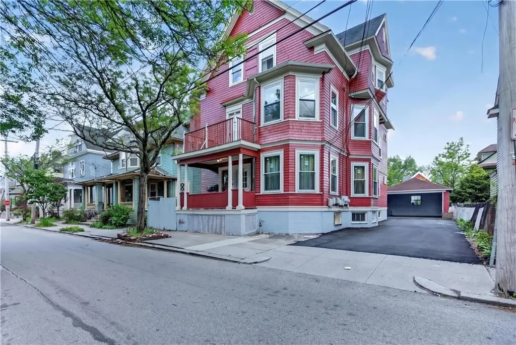 68 Whitmarsh Street Providence RI 02907