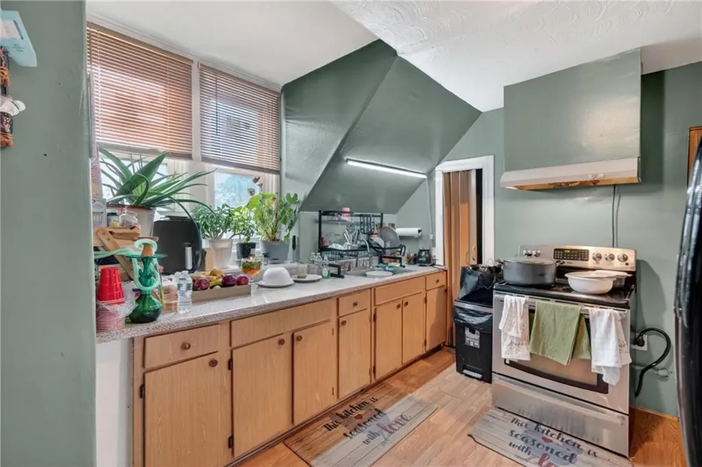 68 Whitmarsh Street Providence RI 02907