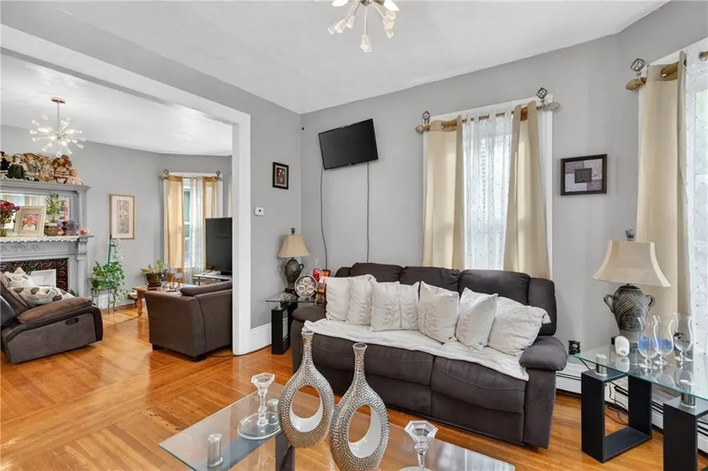 68 Whitmarsh Street Providence RI 02907