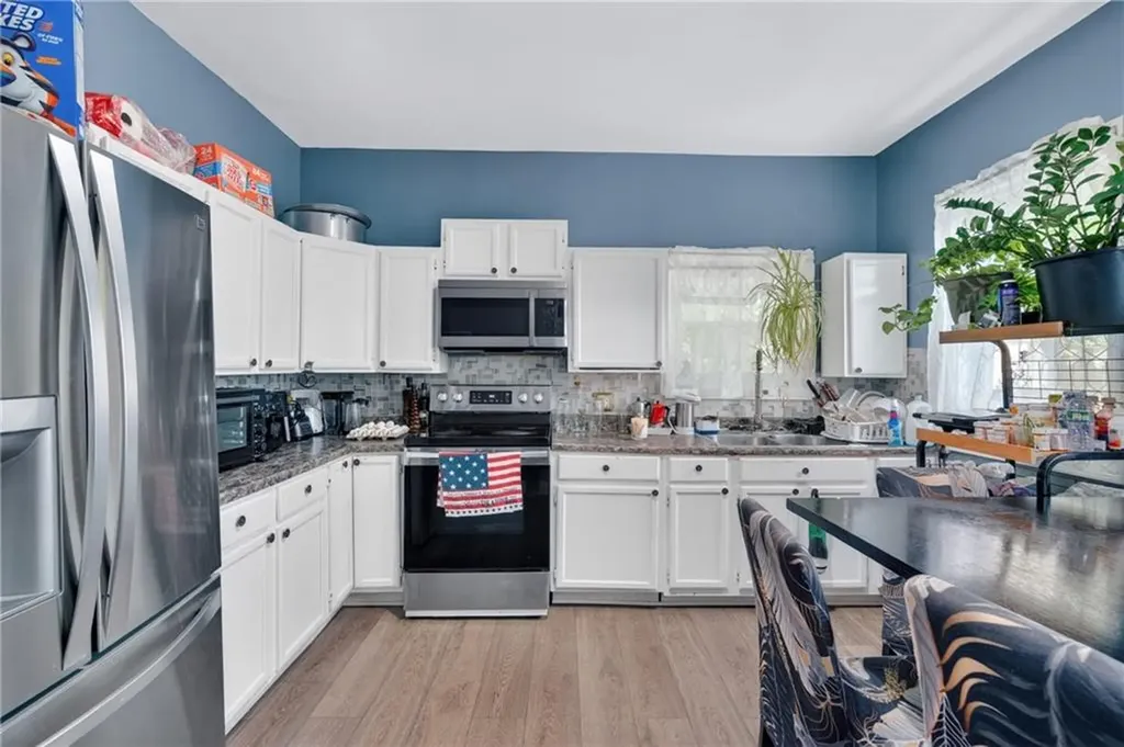 68 Whitmarsh Street Providence RI 02907