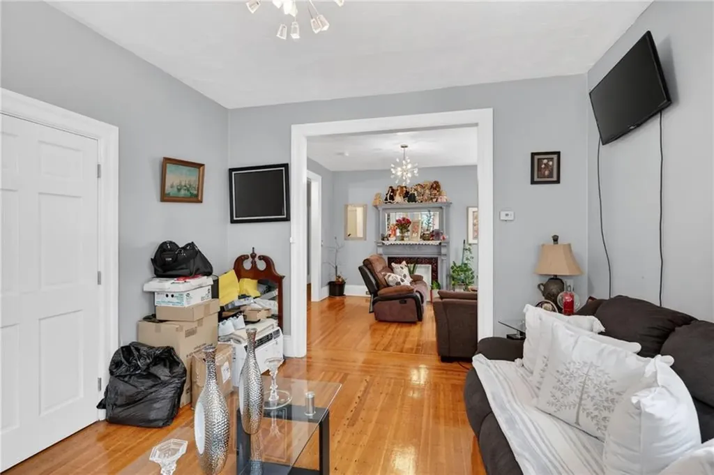 68 Whitmarsh Street Providence RI 02907