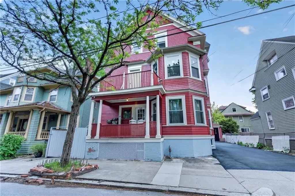 68 Whitmarsh Street Providence RI 02907
