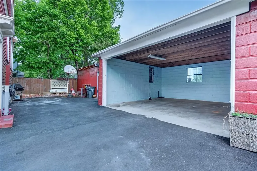 68 Whitmarsh Street Providence RI 02907