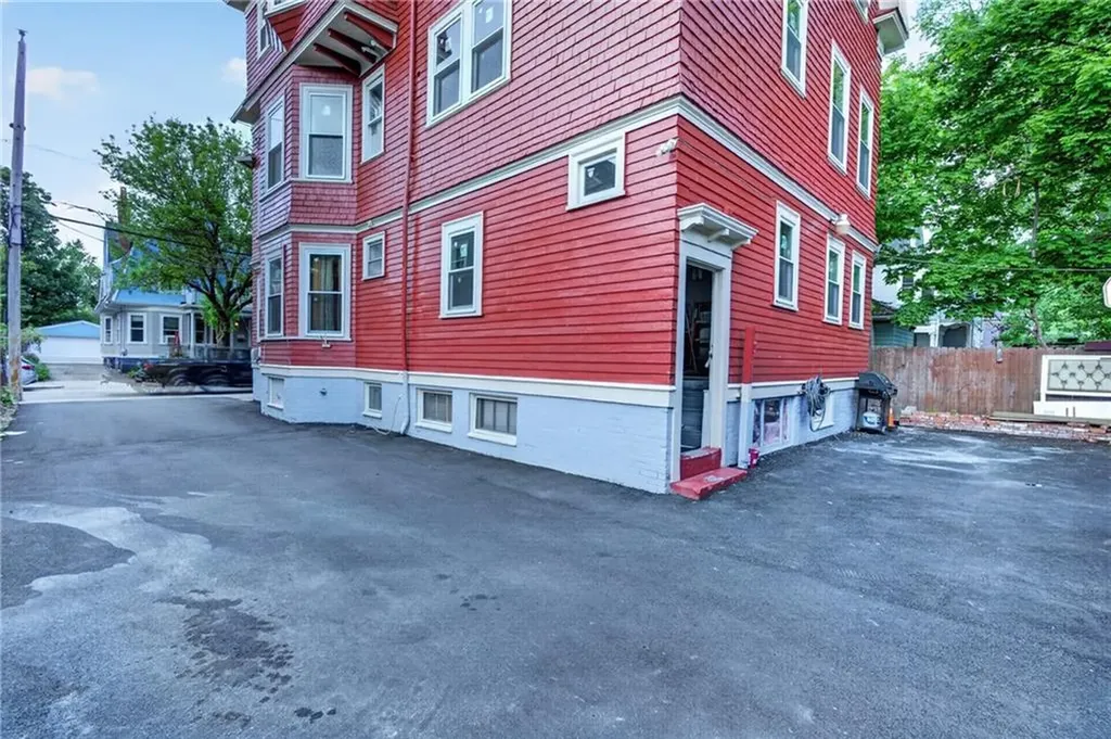 68 Whitmarsh Street Providence RI 02907