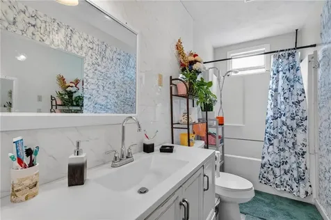 68 Whitmarsh Street Providence RI 02907