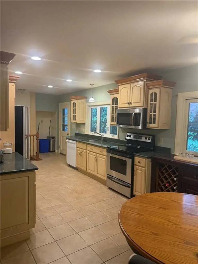 172 Greenville Road North Smithfield RI 02896