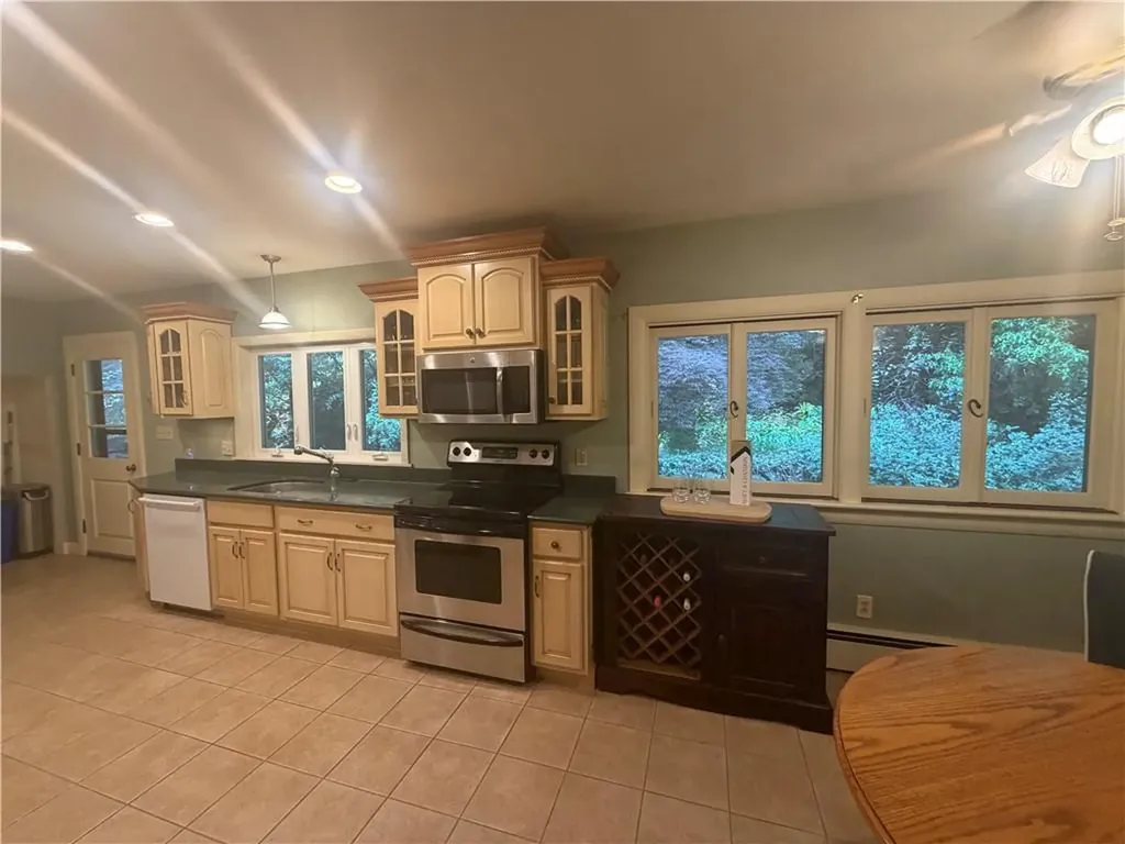 172 Greenville Road North Smithfield RI 02896