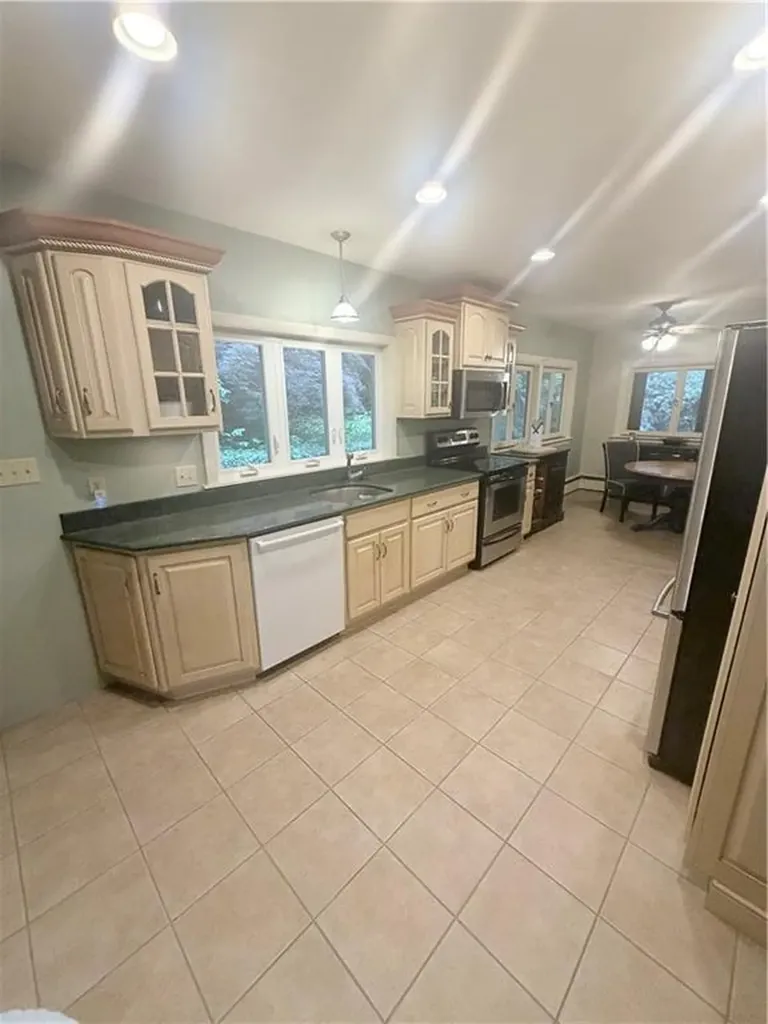 172 Greenville Road North Smithfield RI 02896