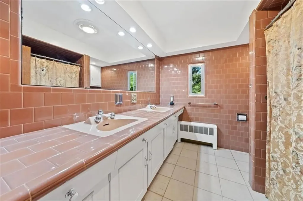 172 Greenville Road North Smithfield RI 02896