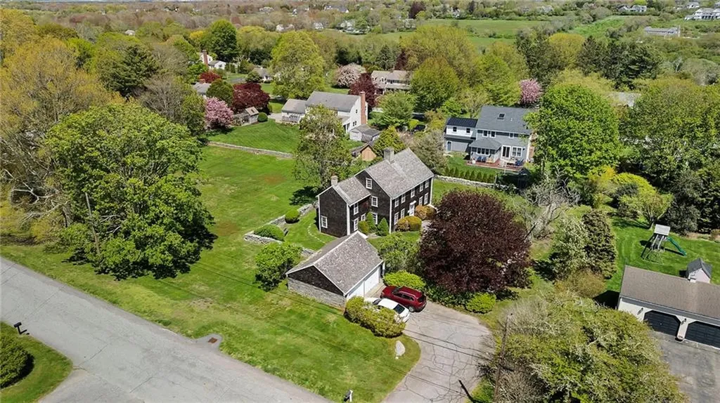 6 Baldwin Road Middletown RI 02842