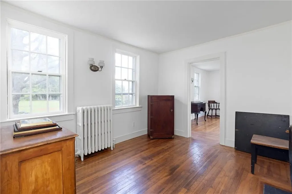 6 Baldwin Road Middletown RI 02842